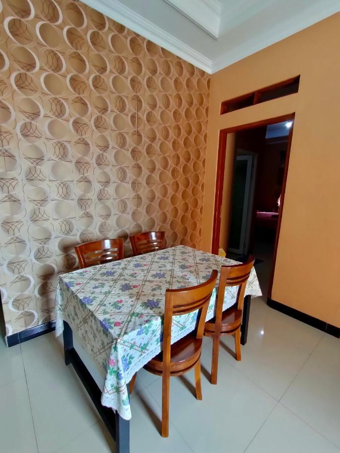 Villa Edwin Puncak Bogor Exteriör bild