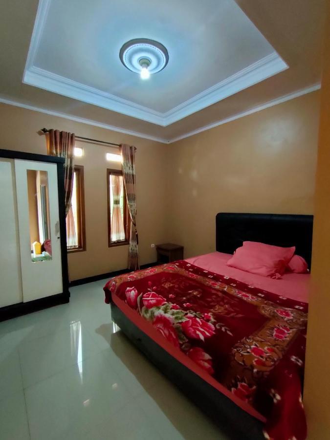 Villa Edwin Puncak Bogor Exteriör bild